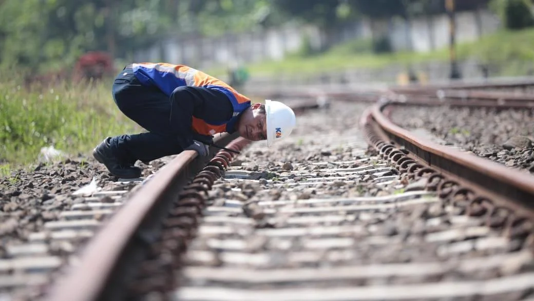 AHY Soroti Ketimpangan Investasi Kereta Api dan Target Rp1.200 Triliun