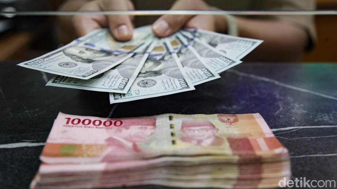 Dolar AS Menguat ke Rp 17.291, Rupiah Tertekan di Pasar Spot Global