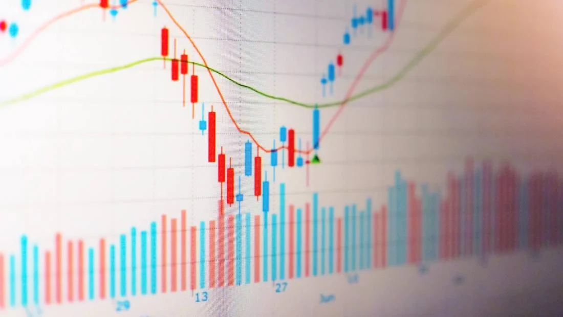 IHSG Turun 0,48%, GOTO Cetak Laba, BELI Siapkan Modal Baru
