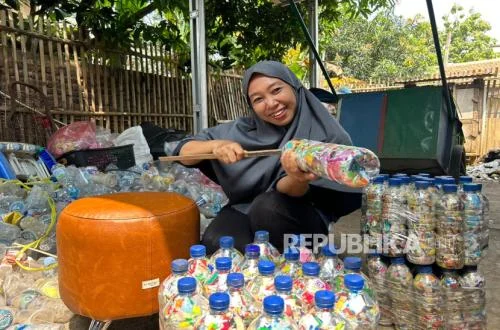 Nasabah PNM Mekaar Serang Sukses Kelola Sampah Jadi Produk Bernilai