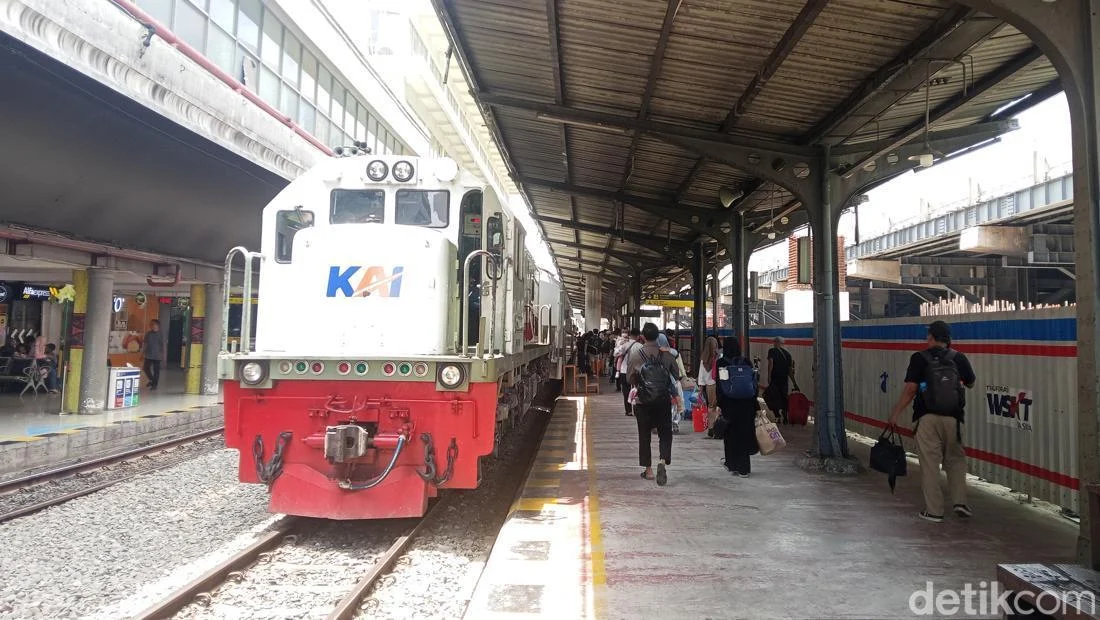 Normalisasi Pasca Tabrakan, KAI Daop 1 Batalkan 8 Perjalanan Kereta