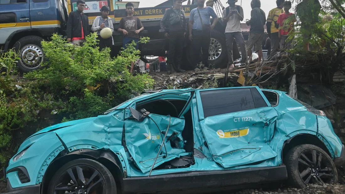 Prabowo Instruksikan Evaluasi Taksi Green SM Usai Tragedi KA di Bekasi