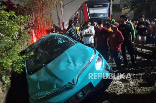 Tragedi Taksi Green SM Ditabrak KRL Bekasi: Perusahaan Buka Suara