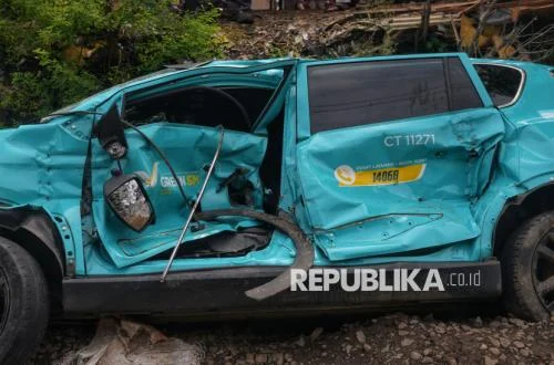 VinFast Selidiki Insiden Tabrakan Taksi Green SM dan Kereta Bekasi