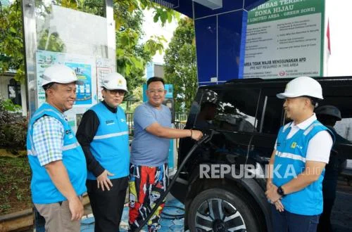 Ali Masykur Musa Tinjau SPKLU, Dorong Transisi Energi di Lampung