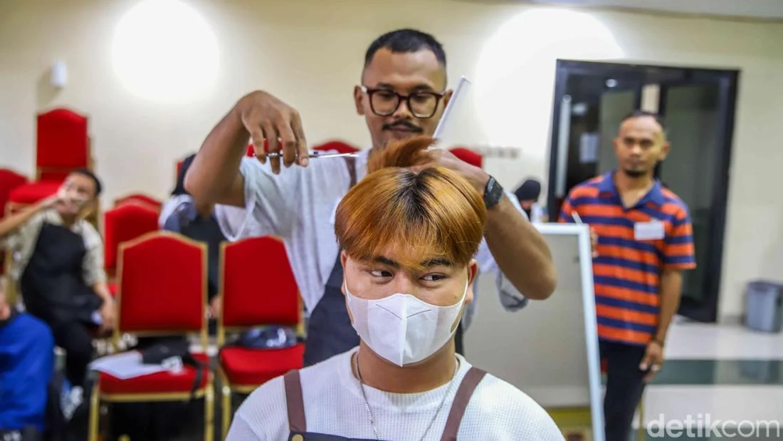 BNN Latih Pemuda Tanjung Priok Jadi Tukang Cukur, Cegah Narkoba