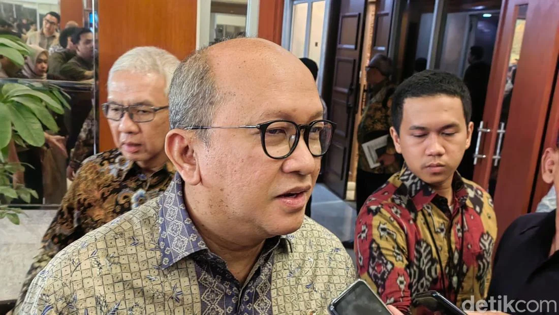BUMN Ekspor Baru Kelola SDA Strategis, Rosan: Kontrak Tetap Dihormati