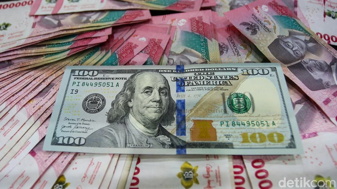 Dolar AS Dekati Rp17.700, Rupiah Melemah Pagi Ini