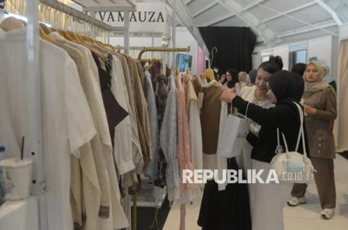 Ekonomi Tumbuh, Kelas Menengah Tertekan, Konsumsi Berubah