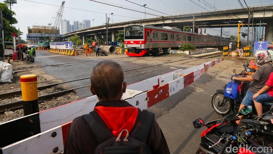 Flyover Latumenten Rampung Akhir 2026, Atasi Macet & Bahaya