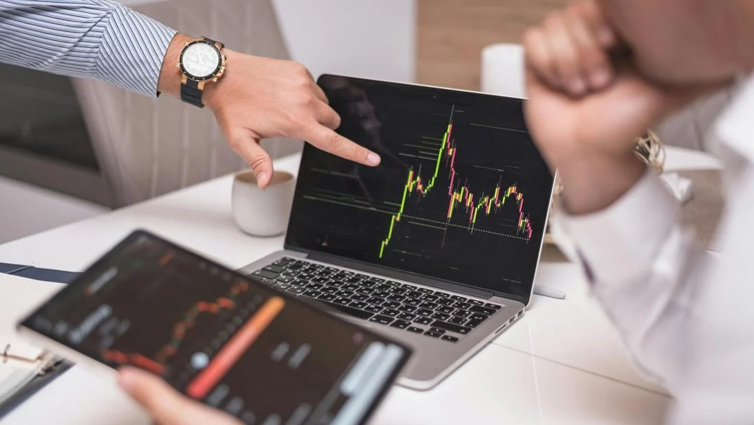 IHSG Anjlok 3,53%, Investor Asing Lepas Rp1,5 Triliun