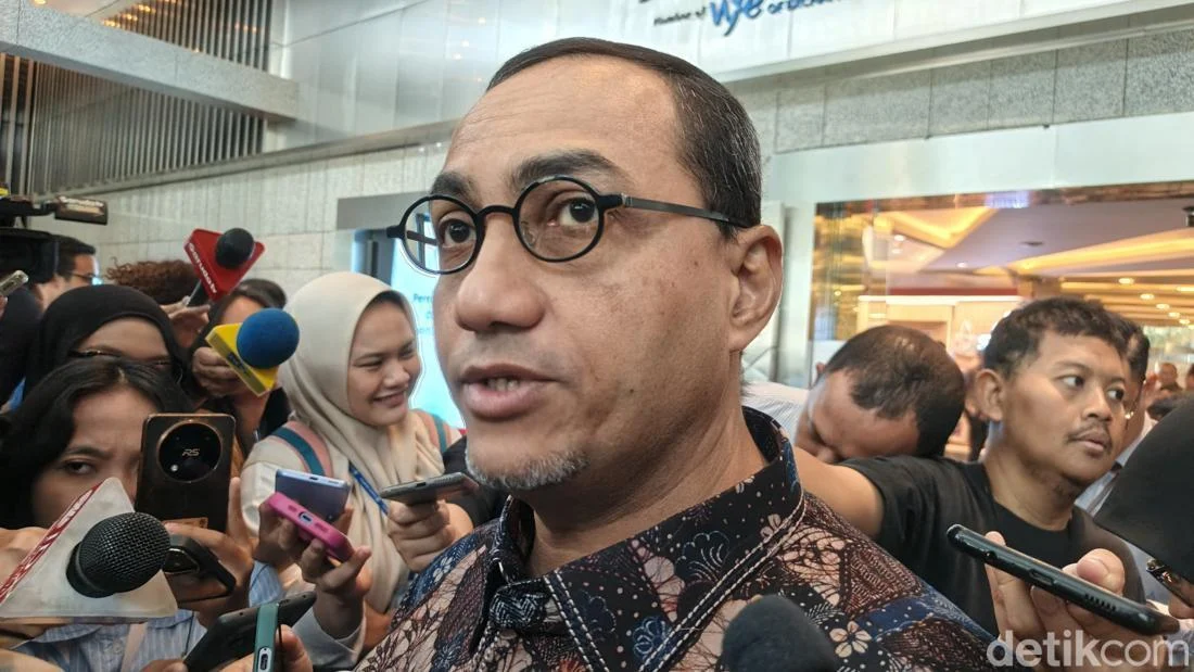 IHSG Anjlok Sendirian di Asia, OJK Ungkap Penyebabnya
