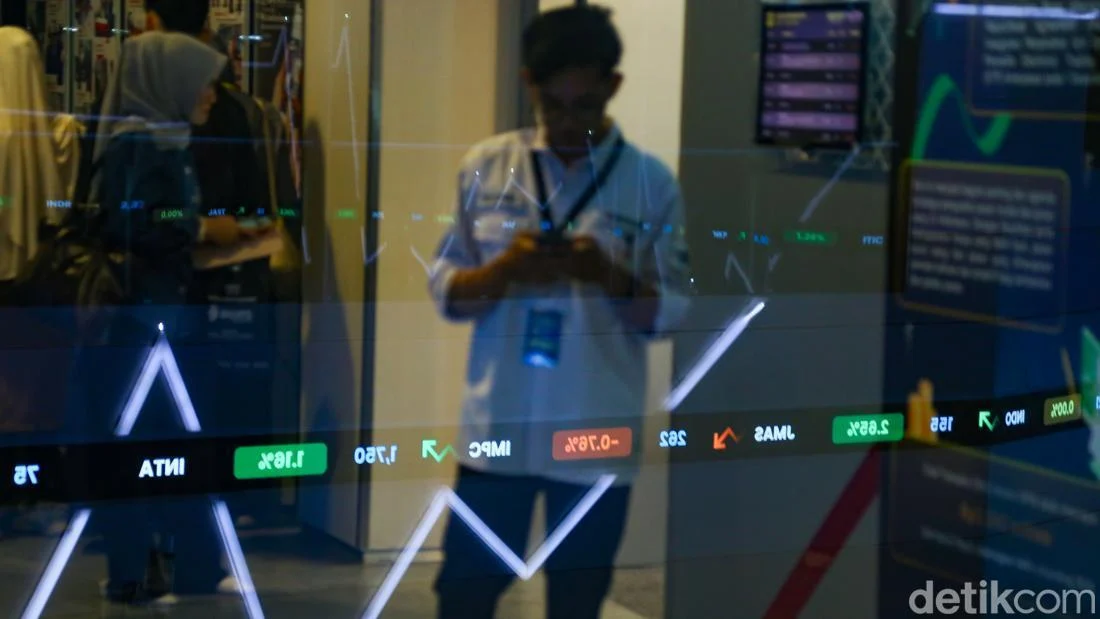 IHSG Awal Pekan Menguat Tipis di Level 6.100-an
