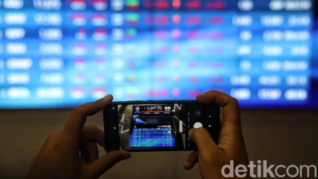IHSG Awal Perdagangan: Naik Tipis, Lalu Anjlok di Zona Merah