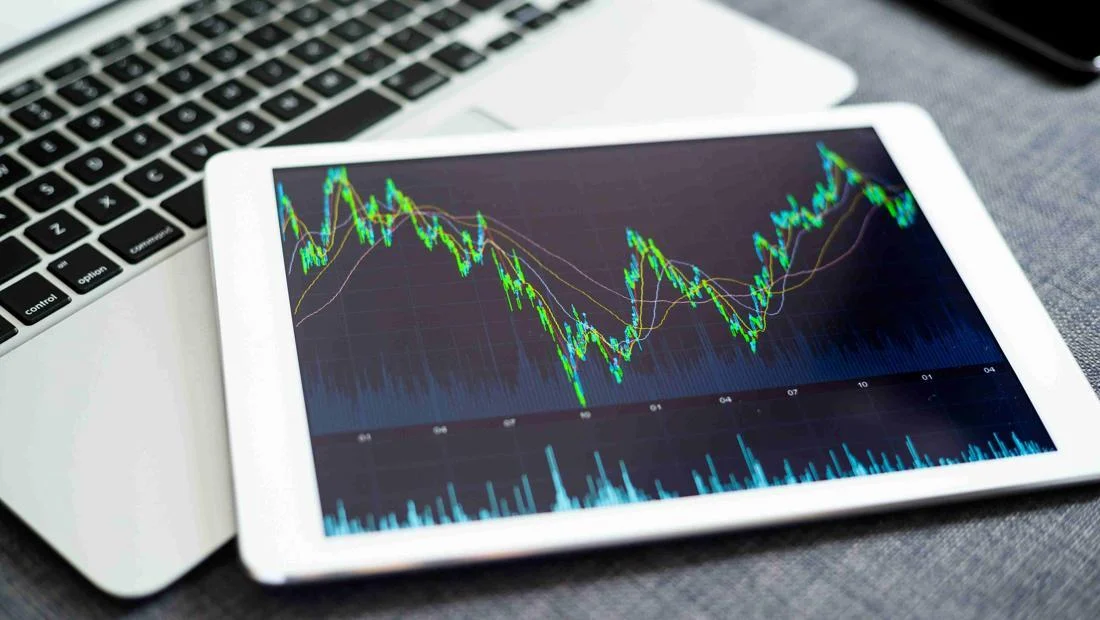 IHSG Menguat ke Level 7.174, Tembus Zona Hijau Sepanjang Hari
