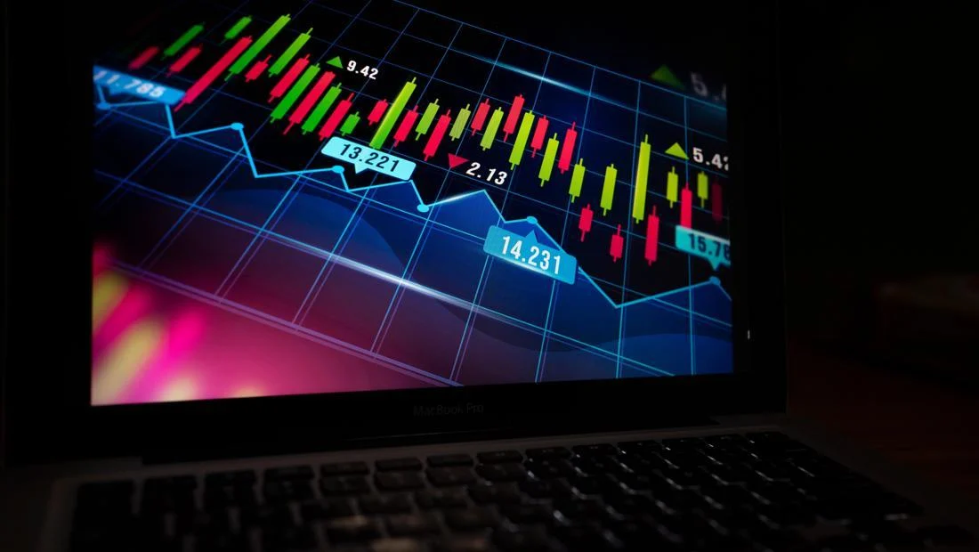 IHSG Tertekan Arus Keluar Asing, GOTO, HRUM, TAPG Jadi Sorotan