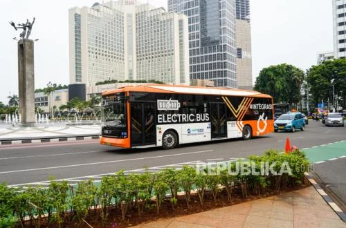 Jakarta Targetkan 10 Ribu Bus Listrik TransJakarta pada 2030