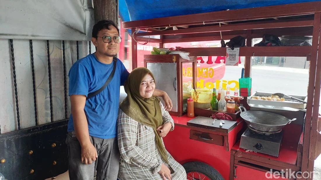 Kisah Sukses Batagor Gembira: Dari Gerobak ke 10 Cabang & Omzet Jutaan
