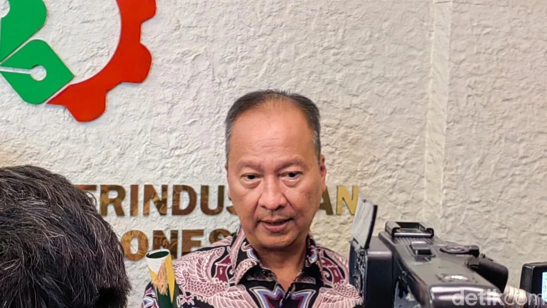 Manufaktur Tertekan, PHK Massal Mengancam Industri RI