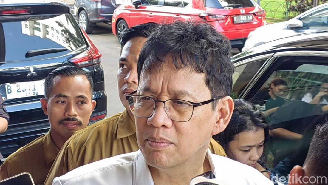Menkeu Purbaya Bantah Kabar Sakit Keras, Hanya Keluhan Pinggang Akibat Lelah