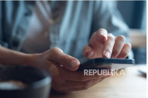 OJK Selidiki Jasa Penyelesaian Utang Pinjol Ilegal