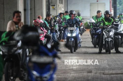 Ojol Terancam Imbas Pemotongan Pendapatan & Perlindungan Sosial
