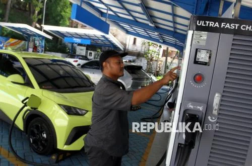 Pajak Kendaraan Listrik Dikhawatirkan Hambat Transisi Energi Nasional