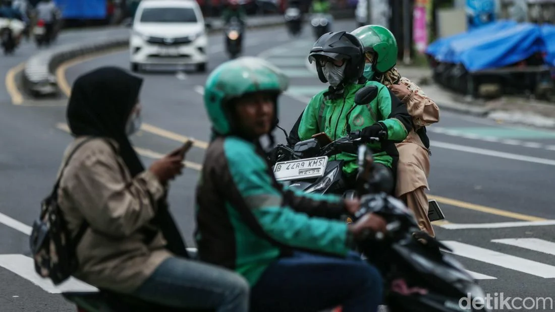 Prabowo Pangkas Potongan Ojol Jadi 8%, Gojek & Grab Respons