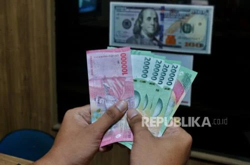 Rupiah Melemah Tipis ke Rp 17.749 per Dolar AS di Selasa Pagi