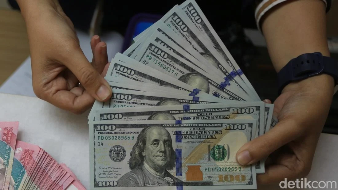 Rupiah Perkasa, Dolar AS Tertekan di Pembukaan