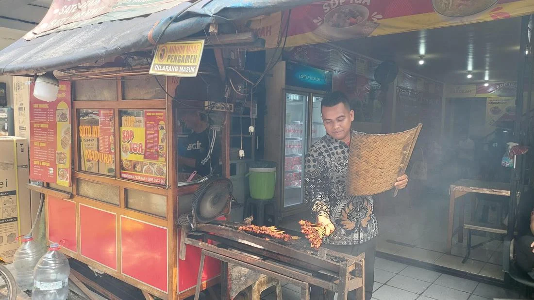 Sate Ayam Barokah: Dari Trotoar ke Ruko, Omzet Meroket 4 Kali Lipat