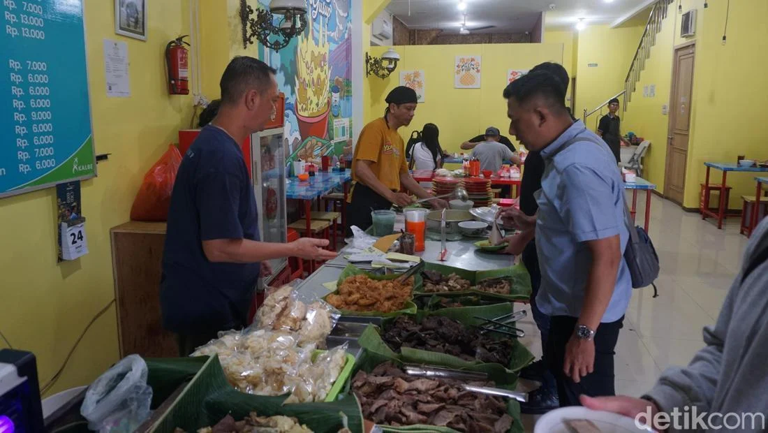 Soto Kuning Legendaris Bogor: Perjuangan 3 Dekade Berkat KUR BRI