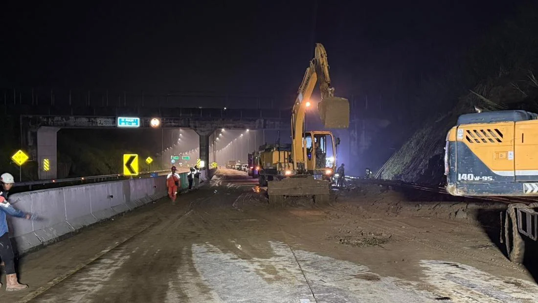 Tol Bocimi KM 72 Longsor, Akses Normal Kembali Dini Hari