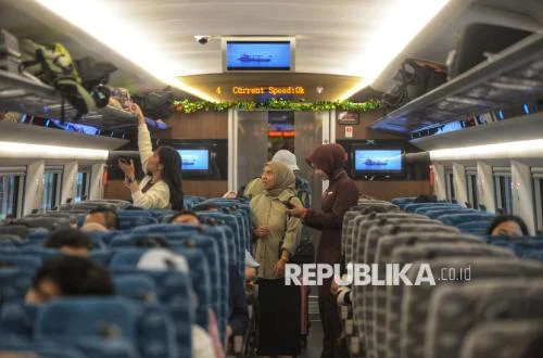 Whoosh Ingatkan Penumpang Bijak Gunakan Stopkontak Saat Libur Panjang