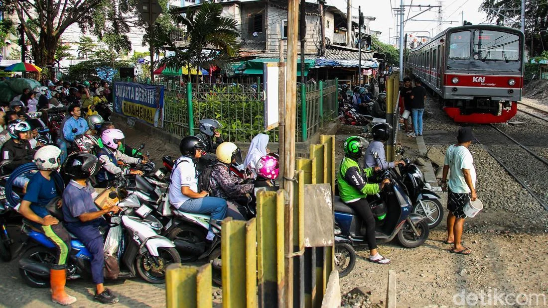 1.638 Perlintasan Kereta Tanpa Penjaga, KAI Butuh Rp 1,2 T