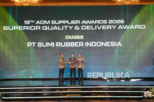 Dunlop Raih Penghargaan Kualitas & Pengiriman dari Daihatsu