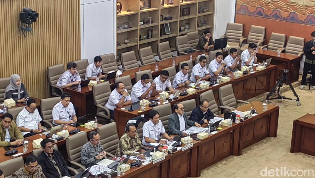 KAI dan INKA Merger Tahun Ini, Holding BUMN Transportasi Lebih Efisien