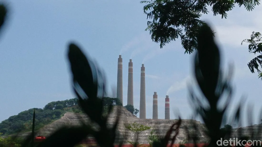 Listrik Indonesia Dominasi Energi Fosil, EBT Melampaui Target
