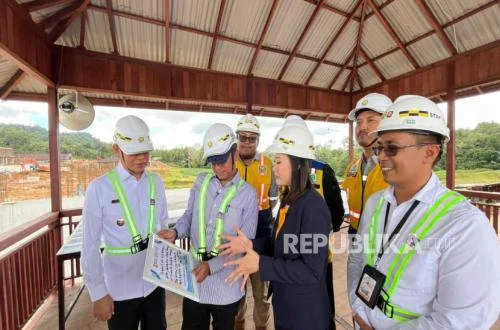Mensesneg Tinjau Pembangunan Sekolah Rakyat Minahasa