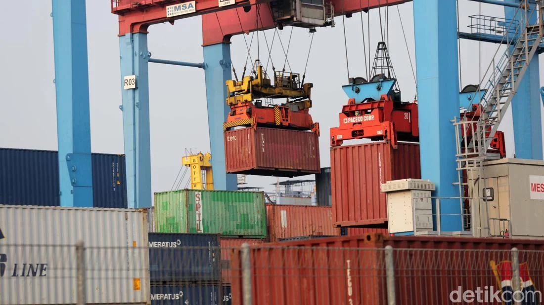 Neraca Perdagangan RI Surplus 72 Bulan Berturut-turut di April 2026